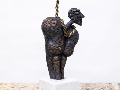  Slučka - foto 3,  bronz, mramor, žula, výška 40 cm, 2010, cena 3 400 EUR 